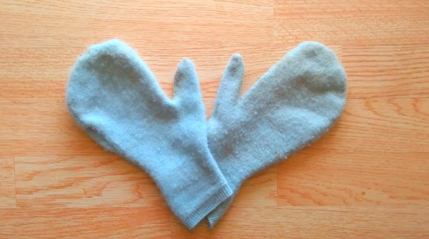 Repurpose old sweaters into mittens with this pattern!