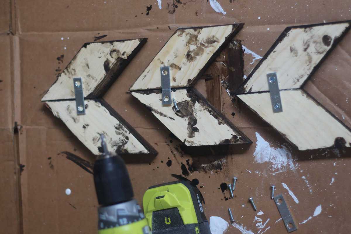 DIY Rustic Wall Decor Using Scrap Wood!